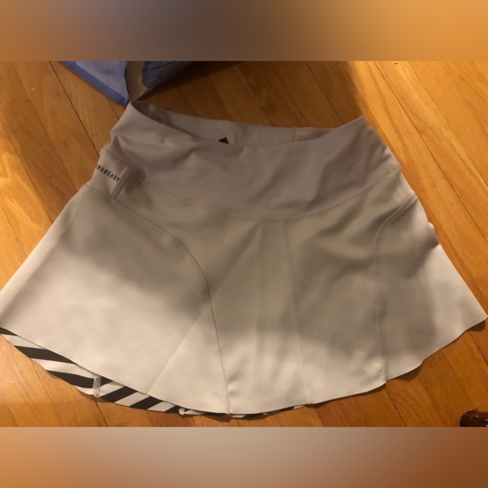 Women’s Addidas match skirt pro. XS
Reversible